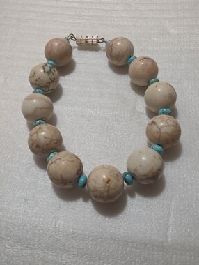 Cream and Turquoise Bead Bracelet with Magnetic Clasp